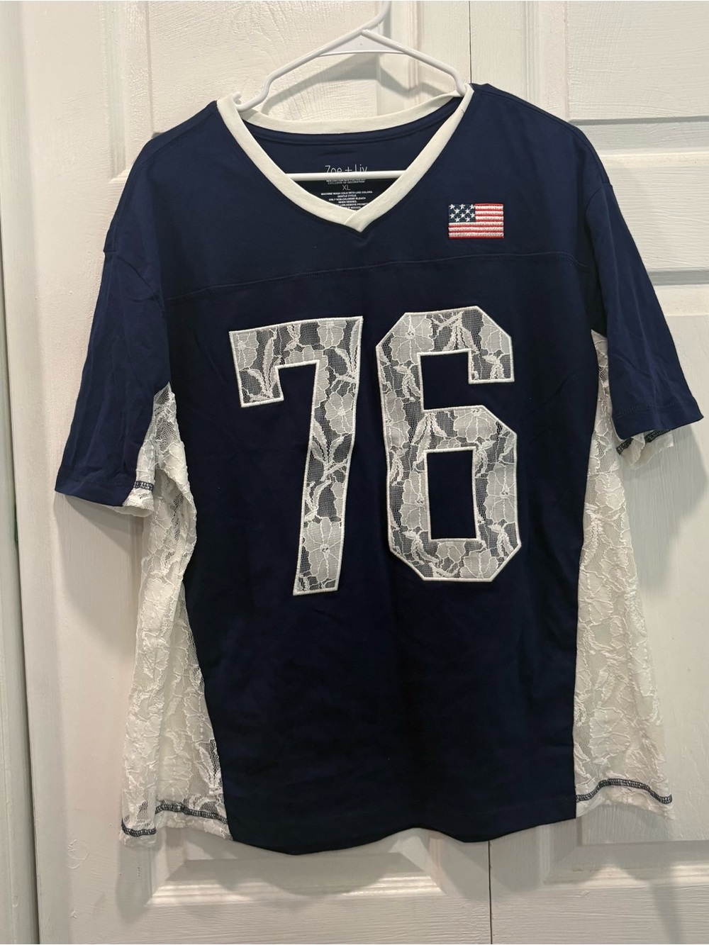 NWOT Zoe + Liv Navy Blue And White Lace Short Sleeve T-Shirt - Size XL